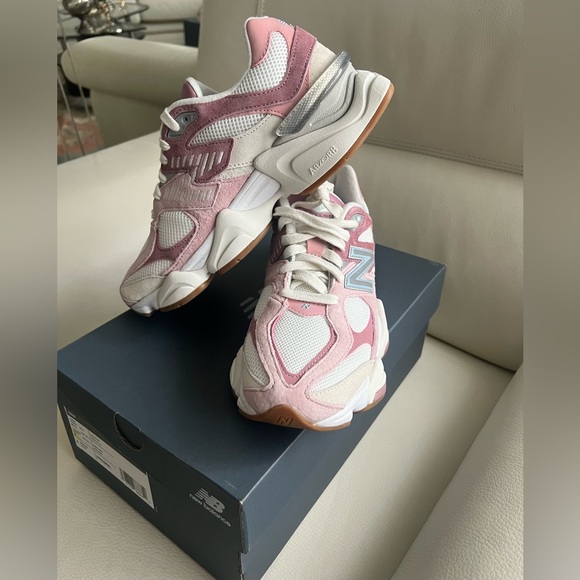 New Balance 9060 Rose Pink U9060FRL - Women’s Size 7.5 US - Pink White Shoes NEW - Picture 4 of 11